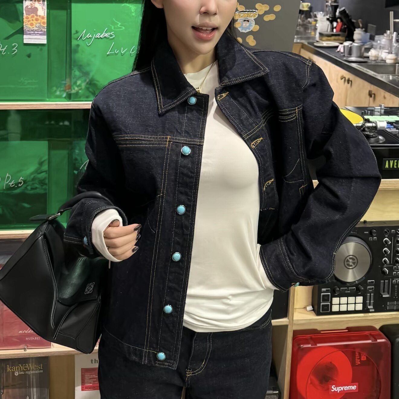 ブルー