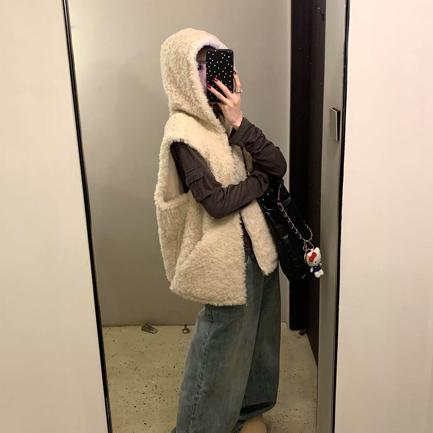 ベージュ
