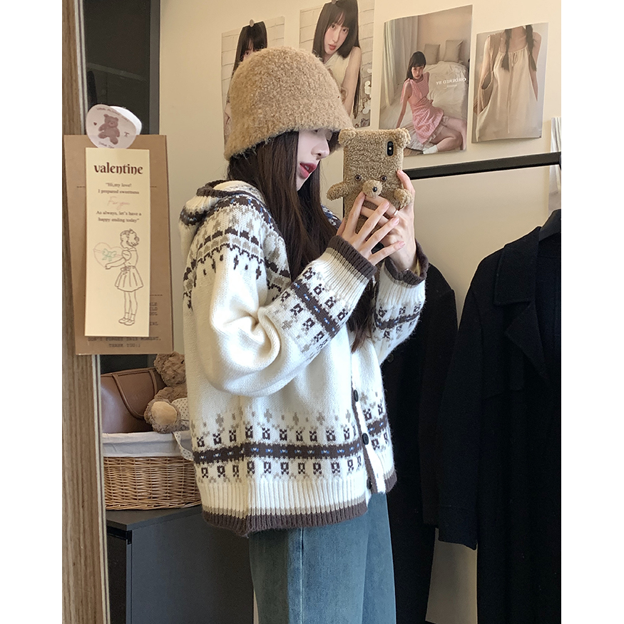 ベージュ