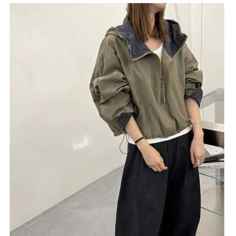 グリーン