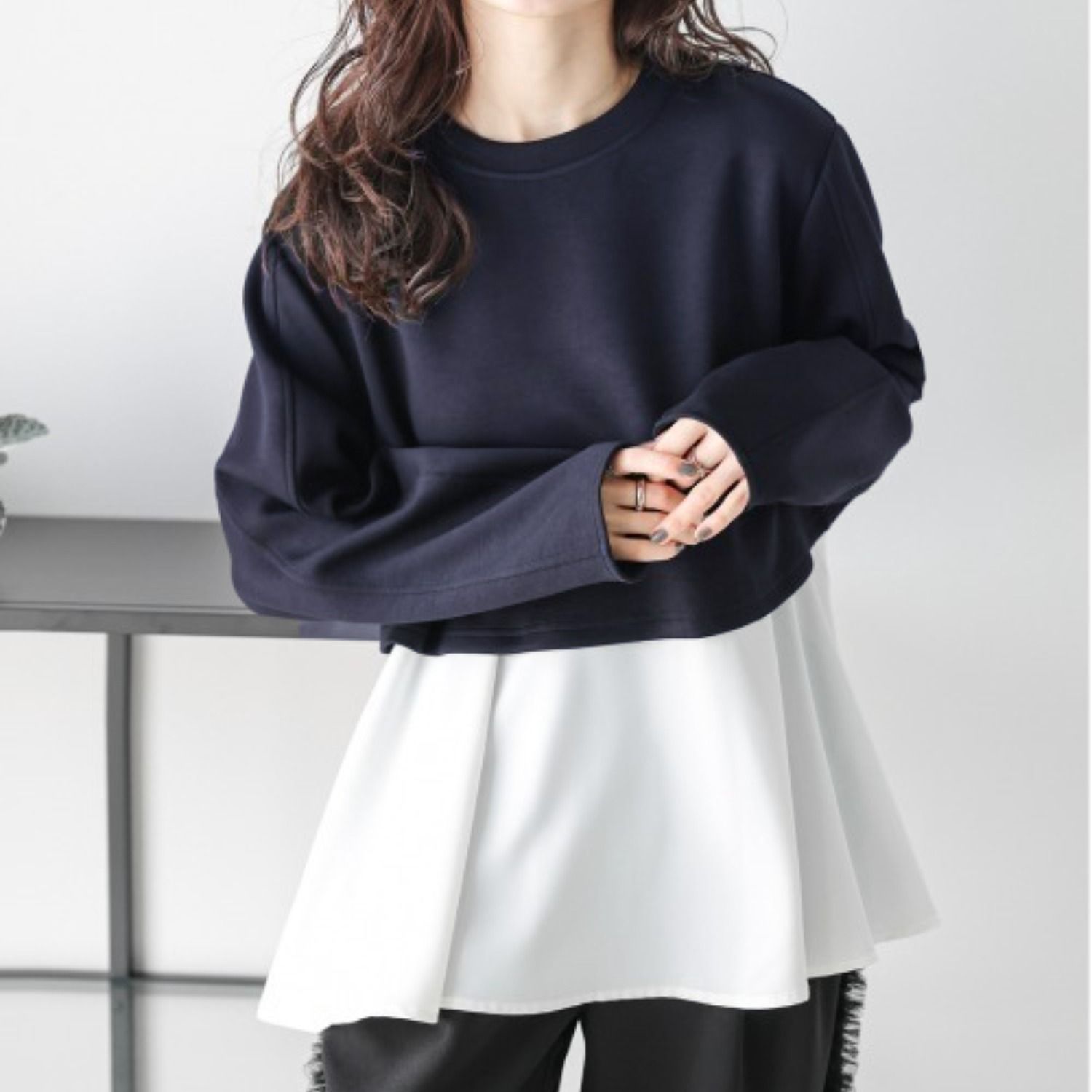 ラウンドネック 重ね着風 フレアヘム ロングスリーブ