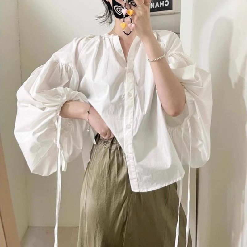 V ネック パフスリーブ リボンディテール ショートシャツ
