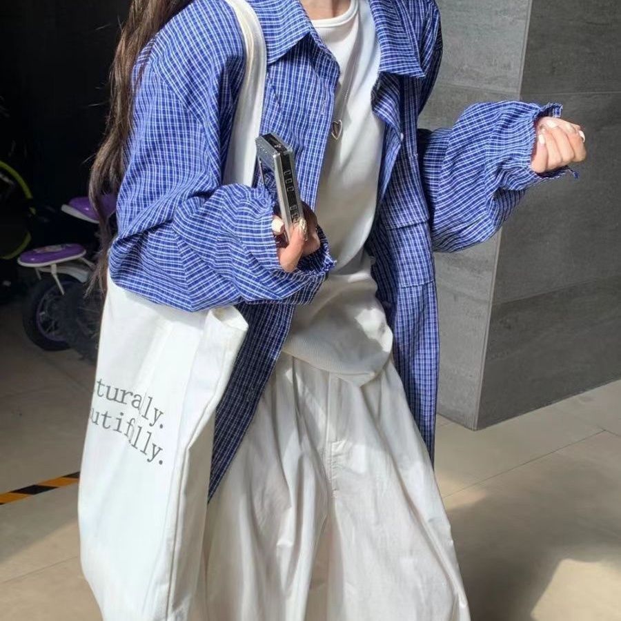 ブルー