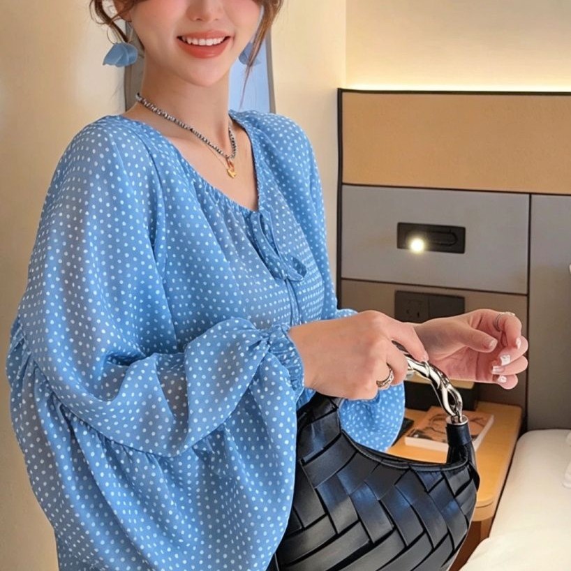 ドット柄 Vネック 長袖シャツ