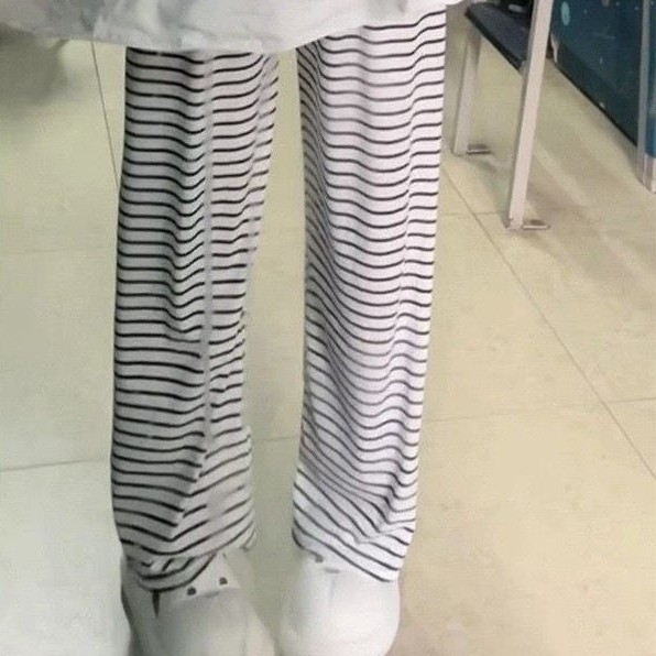 ボーダーパターン ワイドパンツ