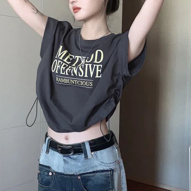 丸首レタリングプリント 両サイドドローコード クロップド半袖 T シャツ