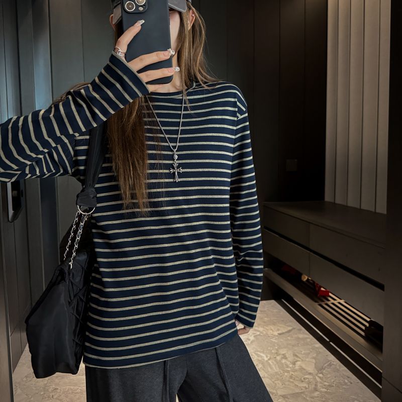 ブルー
