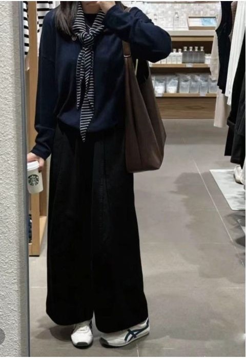 ブラック