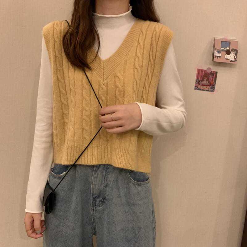 イエロー