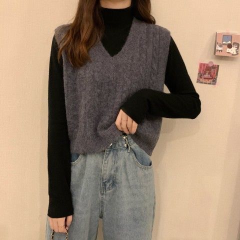 グレー