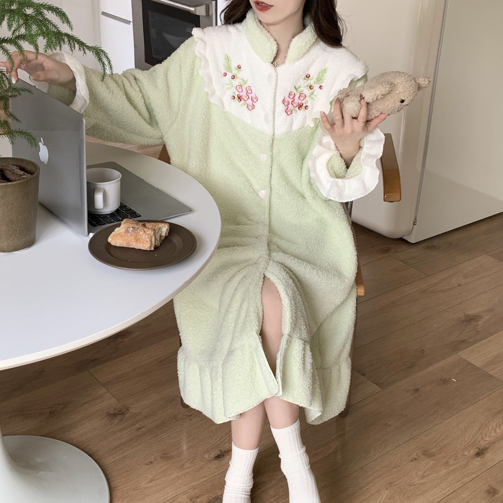 グリーン