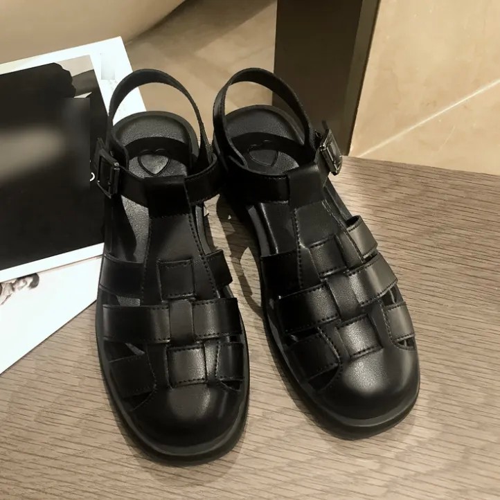 ブラック