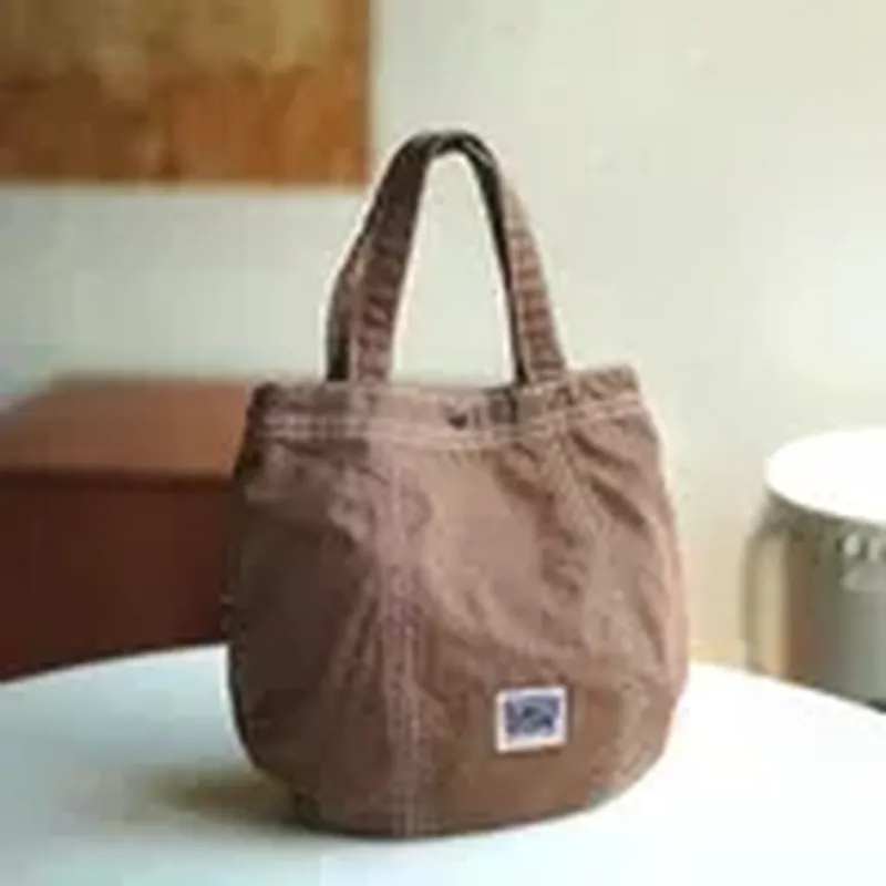 ブラウン
